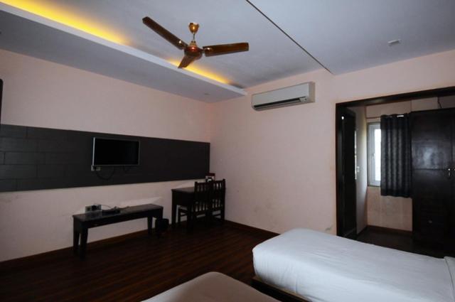 Hotel Rudra Vilas Агра Экстерьер фото
